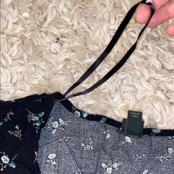 Floral blouse - Picture 5 of 6